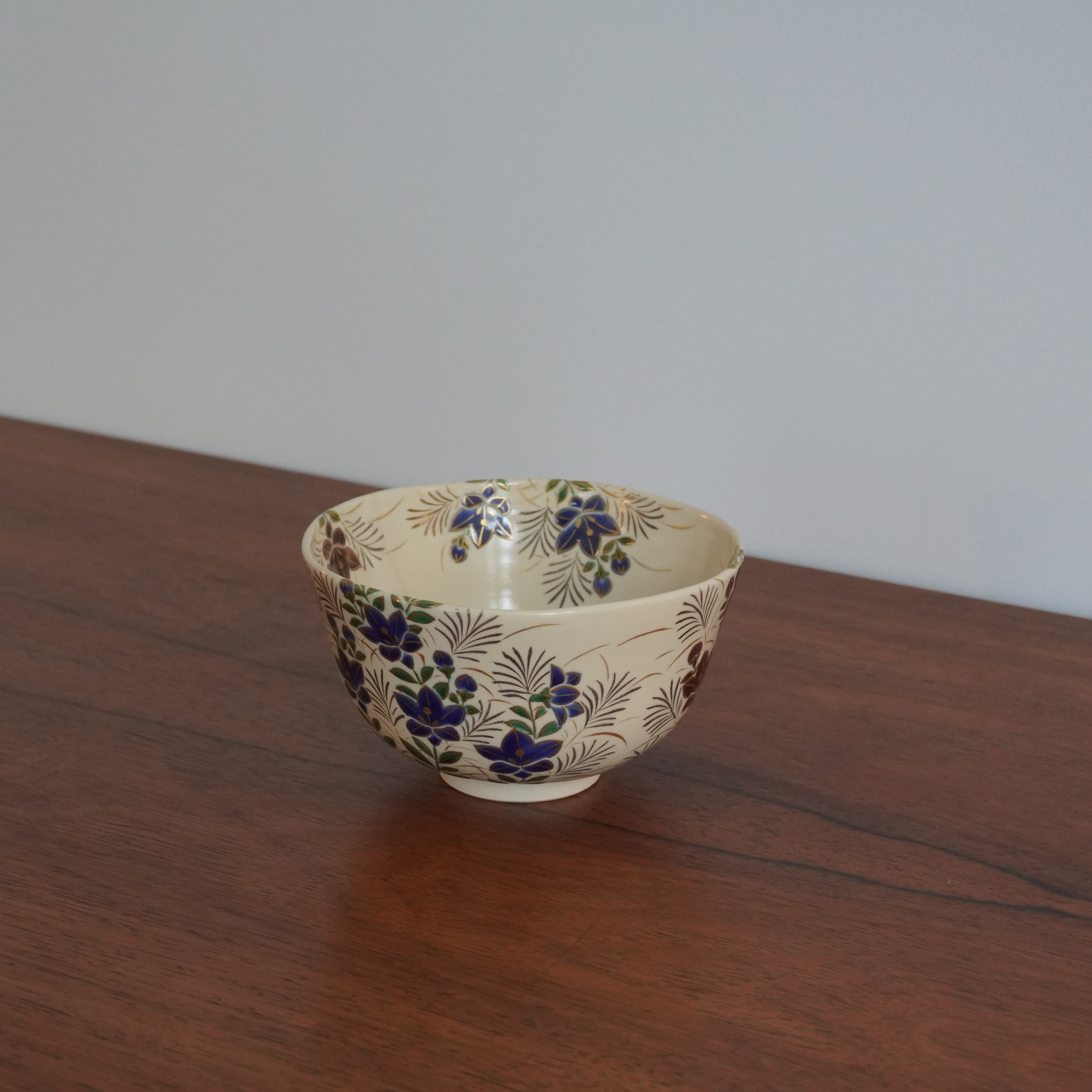 Bol à thé  – motif de campanules bleu et violet